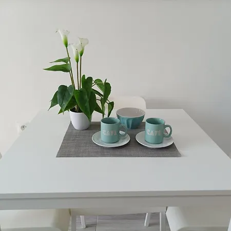 Precioso Apartamento Residencial Piscina Jardines Apartment *
