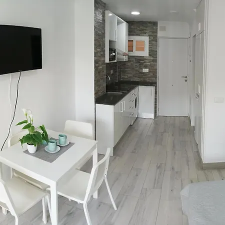 Precioso Apartamento Residencial Piscina Jardines *